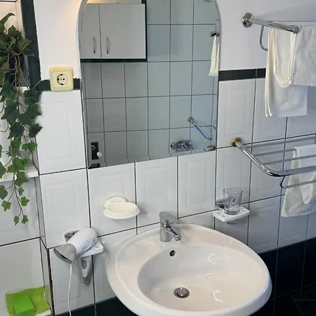 Romantic Bathtube Cismigiu Park 2 Room Apartament Bucharest Exterior photo