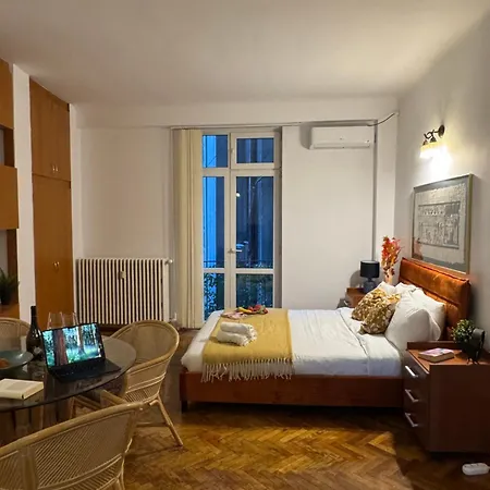 Romantic Bathtube Cismigiu Park 2 Room Apartament Bucharest Exterior photo